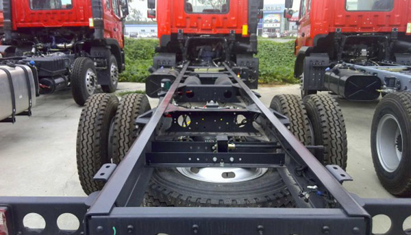 愛車會為您的出行得到保障,湖北程力教您如何愛護底盤